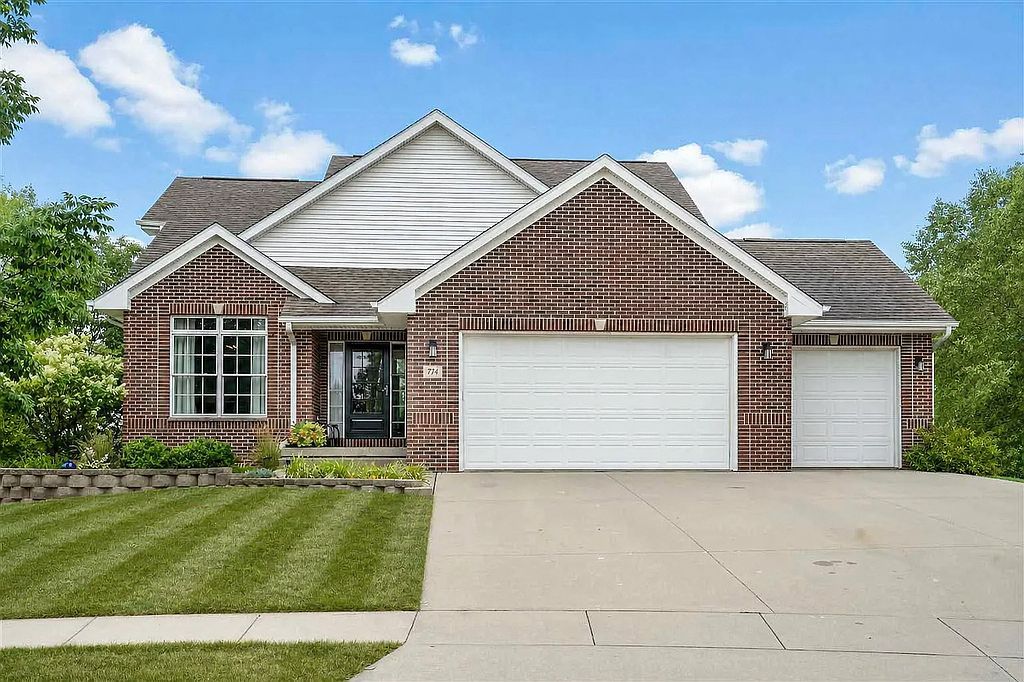 714 Willow Ct - Property Image