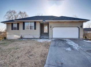 3036 W Melbourne St, Springfield, MO 65810