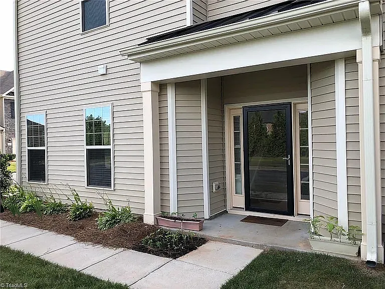 4031 Canterwood Dr — Photo 5