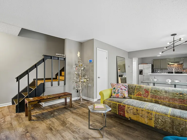 4658 Genoa Cir — Photo 32