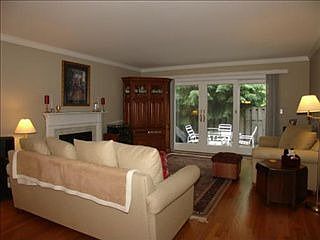 3rd image of 1546 Kirkwood Dr