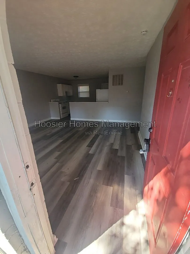 1254 W 23rd St — Photo 2