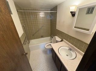 7621 W Lorraine Pl APT 6, Milwaukee, WI 53222