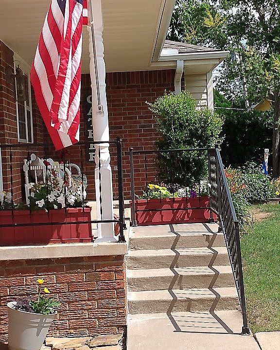 1st image of 217 Sherwood Ct
