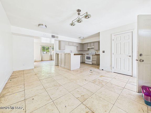 5th image of 5860 S Del Moral Blvd
