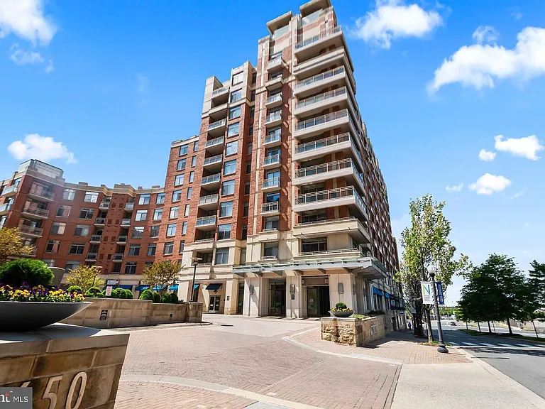 3600 Glebe Rd #330W — Photo 1