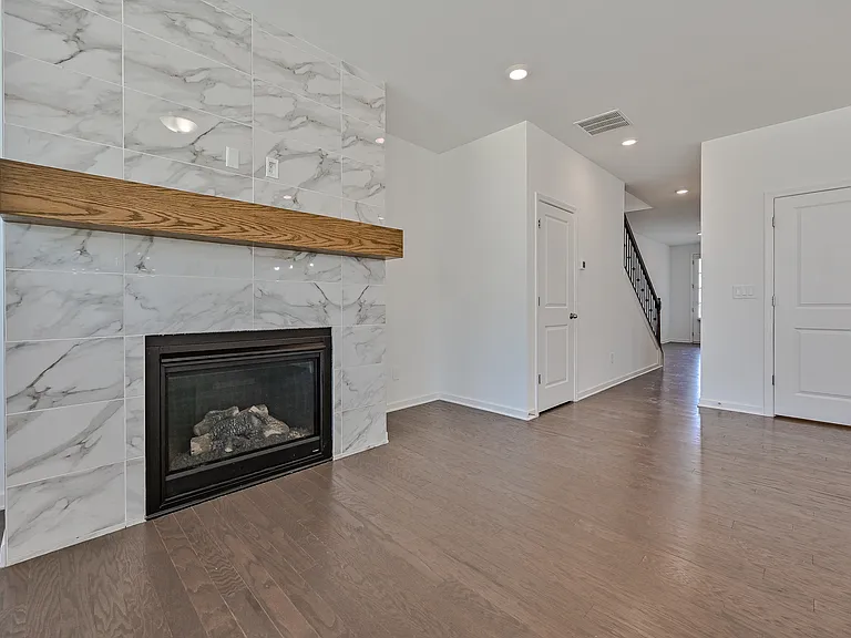 3928 Hester St — Photo 10