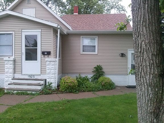 2nd image of 1923 9th Ave