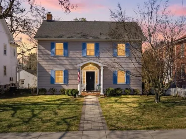 418 S Mildred St, Charles Town, WV 25414