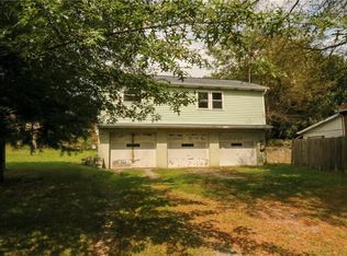 532 1st Ave, Ellwood City, PA 16117