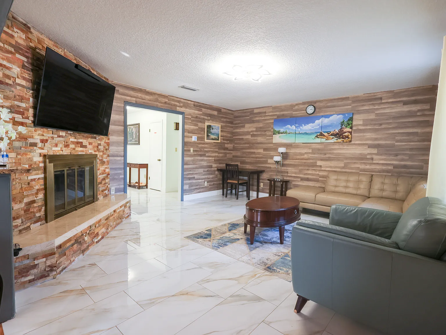 3 bed, 1940 sqft, $2,900 — Photo 4