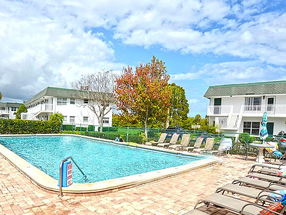 4th image of 2800 Indian River Blvd #14G