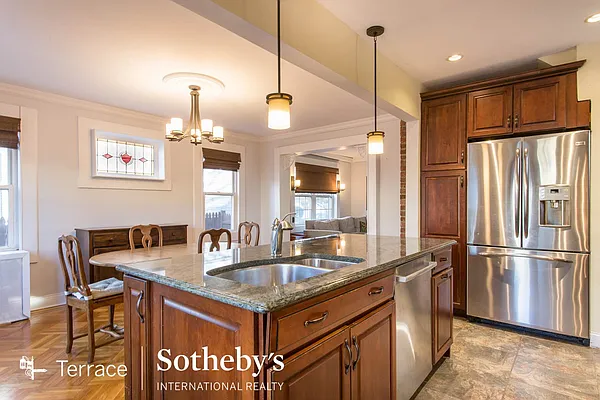 Sold by Terrace Sotheby's International Realty | media 6