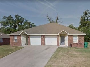 305 Graystone Cir, Centerton, AR 72719