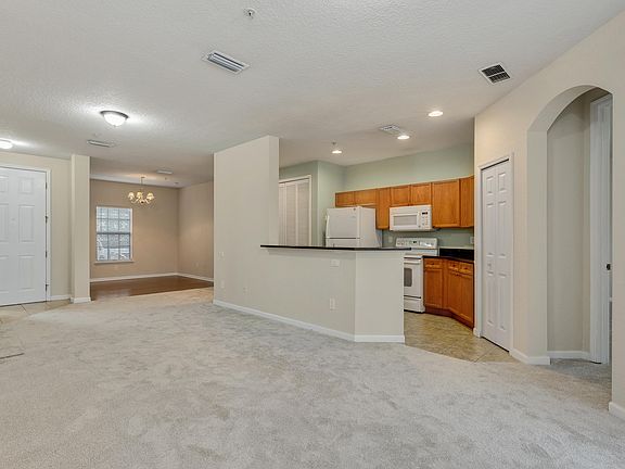 4th image of 125 Calle El Jardin St #102