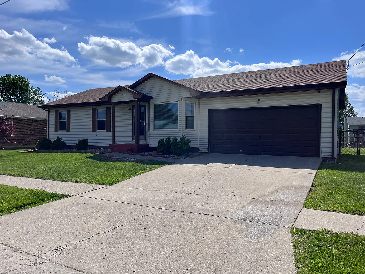 3 bed, 1500 sqft, $1,650 — Photo 2