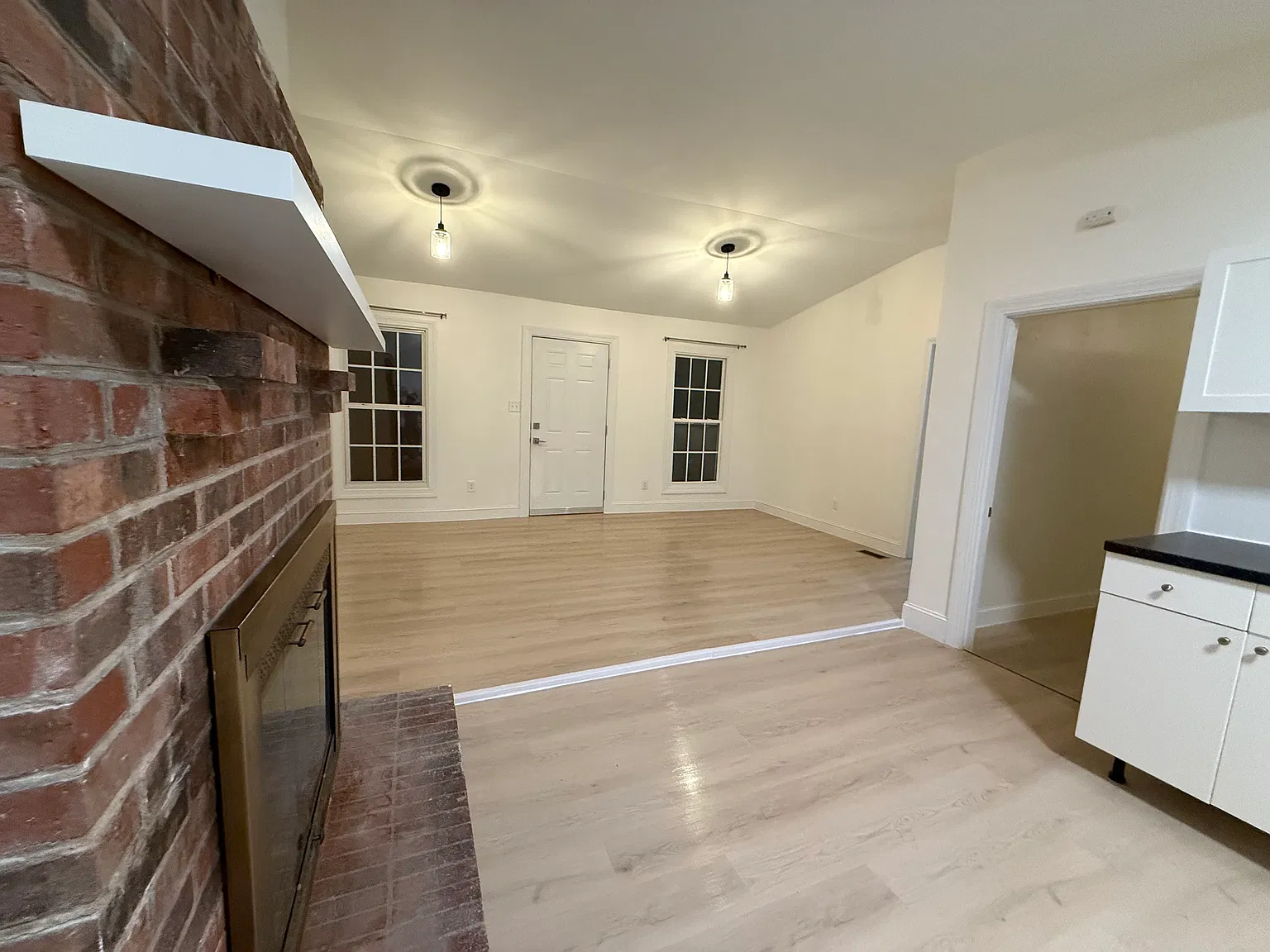 2 bed, 918 sqft, $1,550 — Photo 4