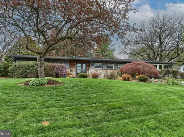 324 Leearden Rd, Hershey, PA 17033