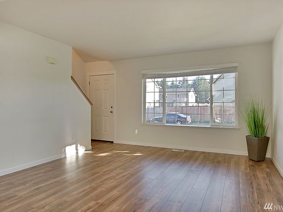 4th image of 16524 44th Ave E