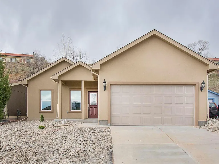 2495 Wheaton Dr — Photo 5