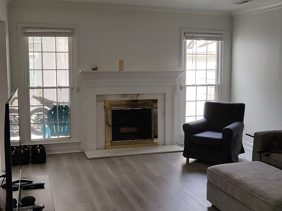 2nd image of 4355 Woodglen Ln