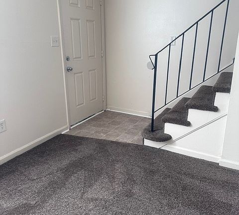 5th image of 100 Oak Ave