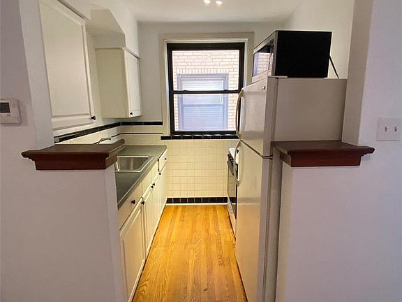 5th image of 6376 Bancroft Ave