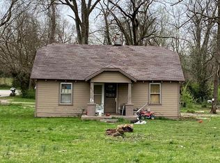 811 East St, Lebanon, MO 65536