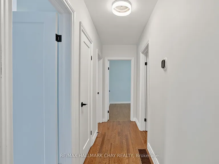 80 Beaumonde Heights Dr #UPPER — Photo 22