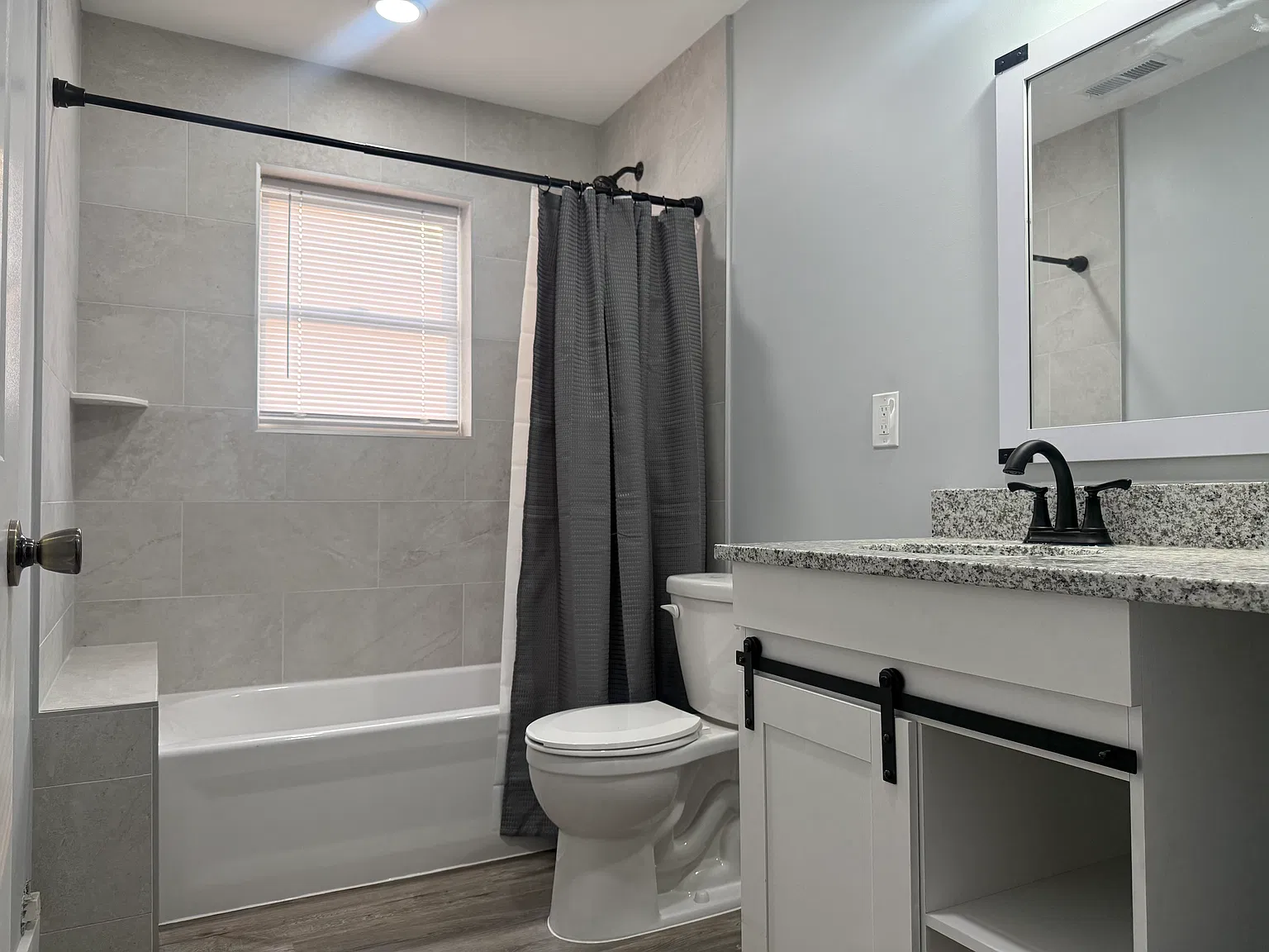2 bed, 880 sqft, $1,250 — Photo 3