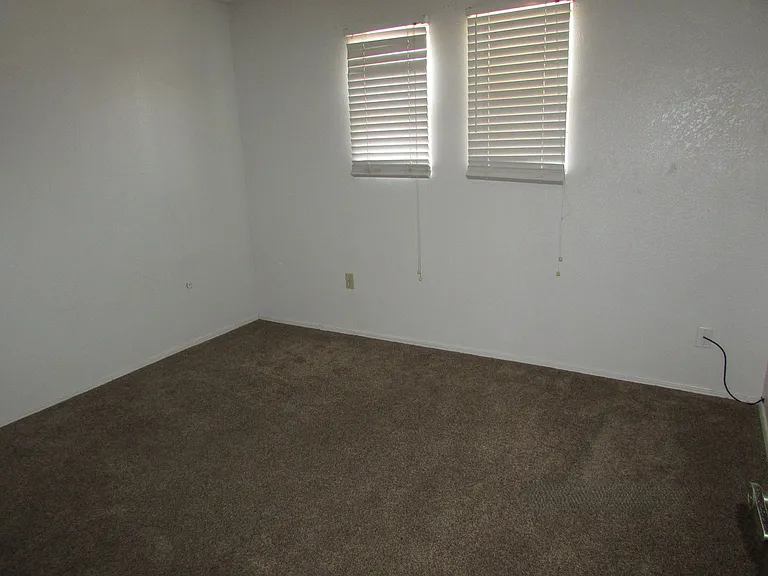 2306 E Olive St — Photo 14