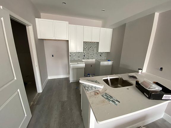2nd image of 467 Bergen Ave