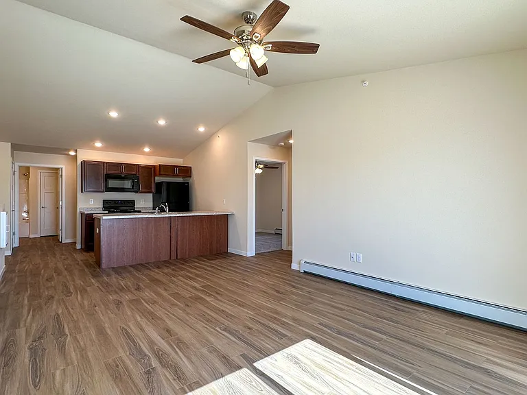 713 Caroline St — Photo 270