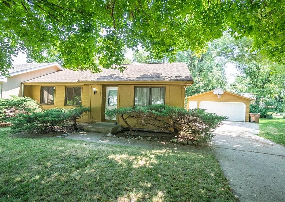 1st image of 207 Forest St #2