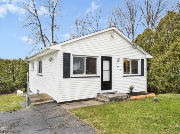 104 Tulsa Trl, Hopatcong Boro, NJ 07843