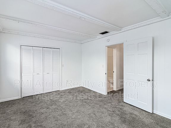 3rd image of 2225 9th St SE