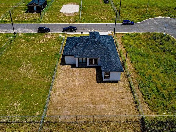 3rd image of 207 Caracas Dr