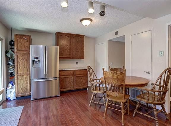 3rd image of 2315 Lava Dr