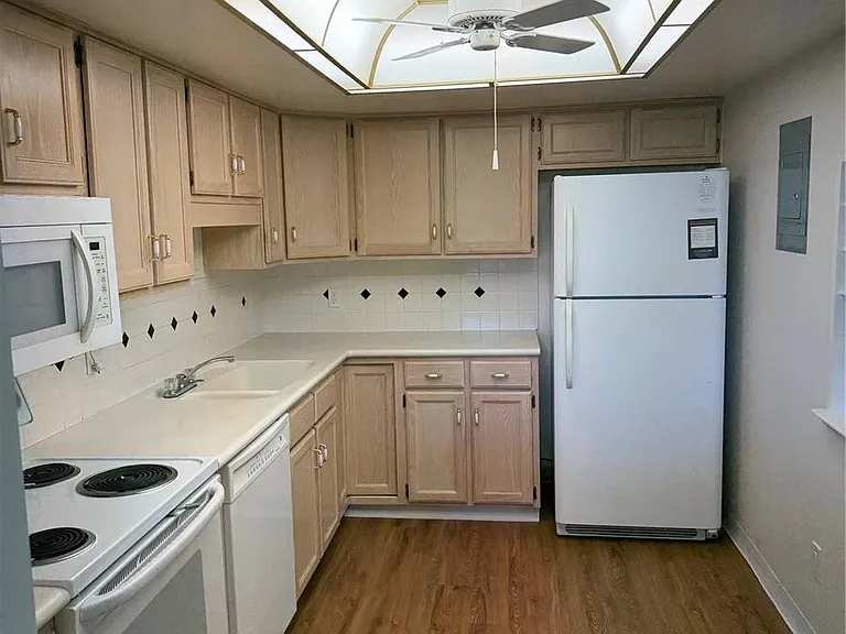 13691 E Marina Dr #404 — Photo 2