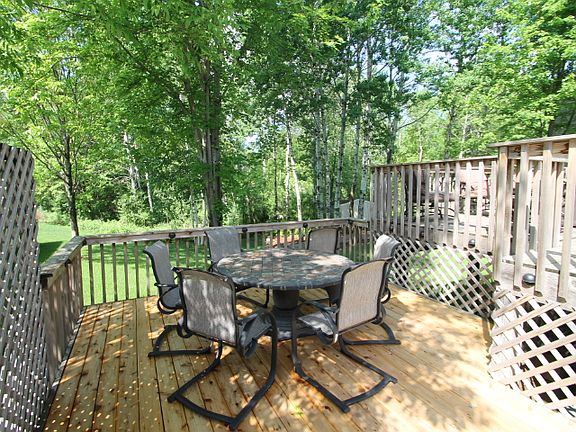 4th image of 2729 Edward Dr