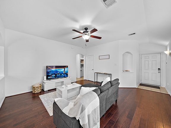 5th image of 11411 Edmond Thorpe Ln