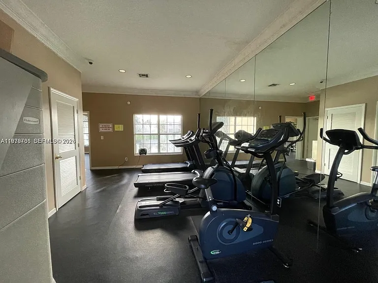 16309 Emerald Cove Rd #16309 — Photo 35