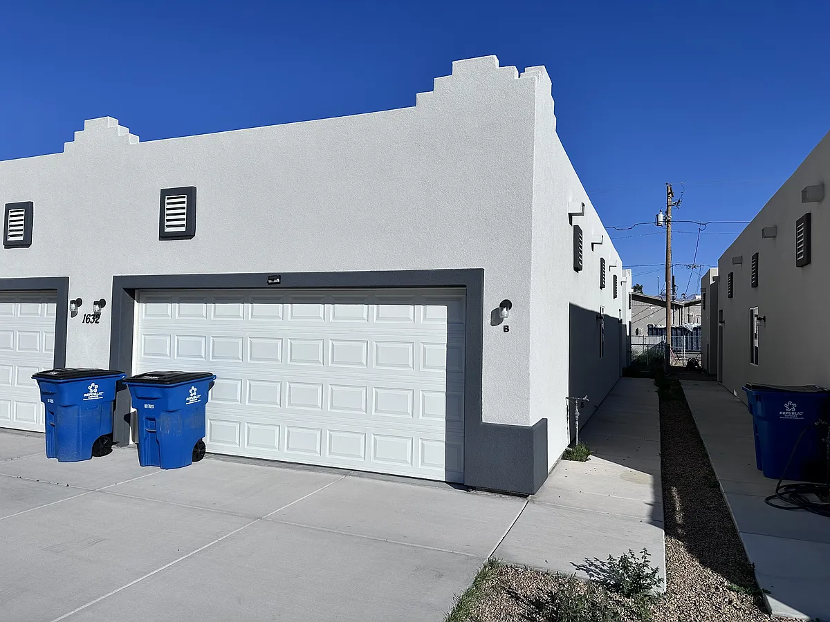 Building Photo - 1632 Shamrock Rd #B