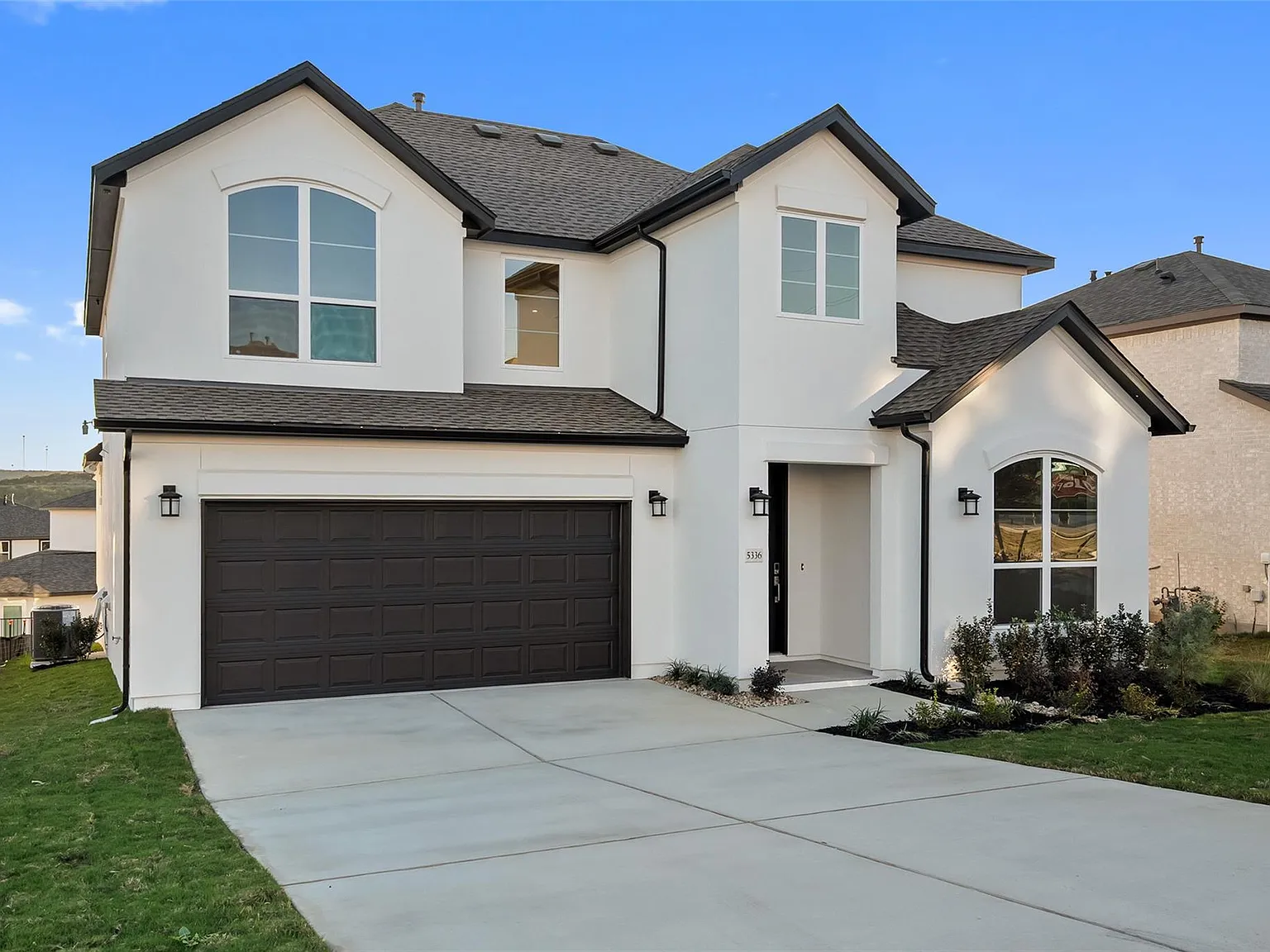 4 bed, 3.5 bath, 2577 sqft, $3,500 — Photo 2