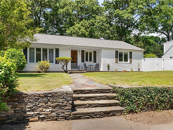 3rd image of 417 Squantum Dr