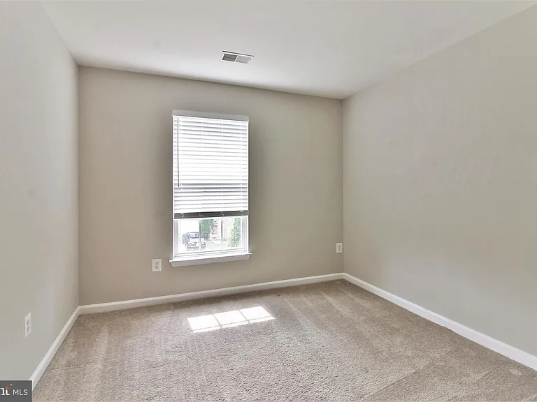 10707 Croydon Ct — Photo 16