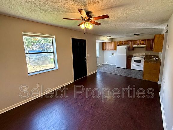 3rd image of 4723 Samantha Ave