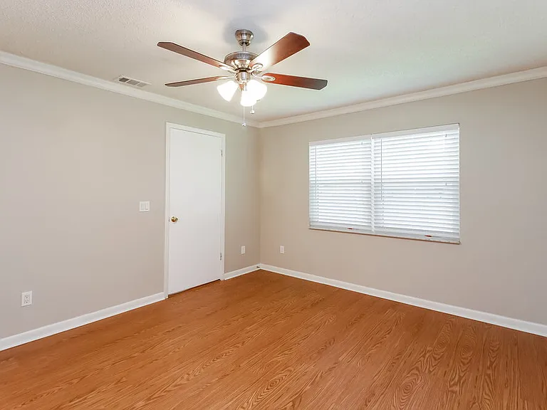 23200 Whitney Pl — Photo 9