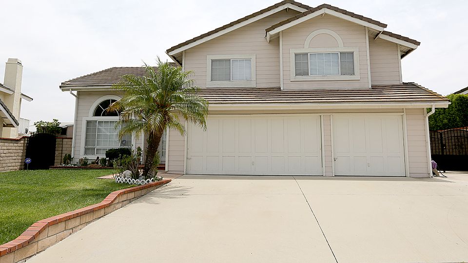 1st image of 916 Silvertip Dr