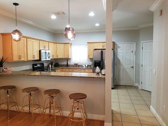 5th image of 301 S Arrawana Ave Unit A